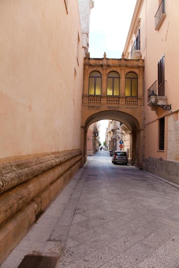Le Cale Bed and Breakfast Trapani Exteriör bild